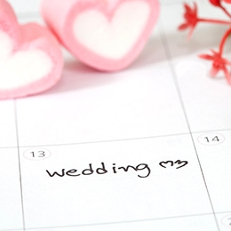 平日の結婚式はリーズナブルで比較的予約しやすい