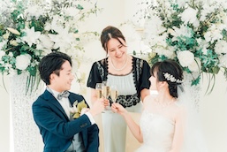 友人・同僚とカジュアルな披露宴