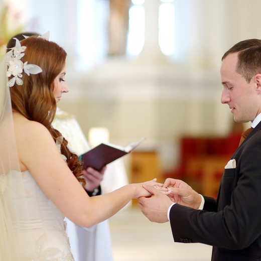 チャペルウェディング(結婚式)の式の一連の流れ、内容は?