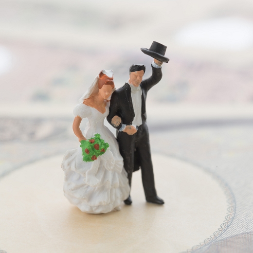 チャペルウェディング(結婚式)の節約できるコツとは?