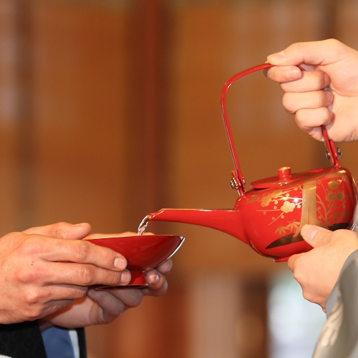 日本で外国人と結婚するカップルに人気！神社での結婚式